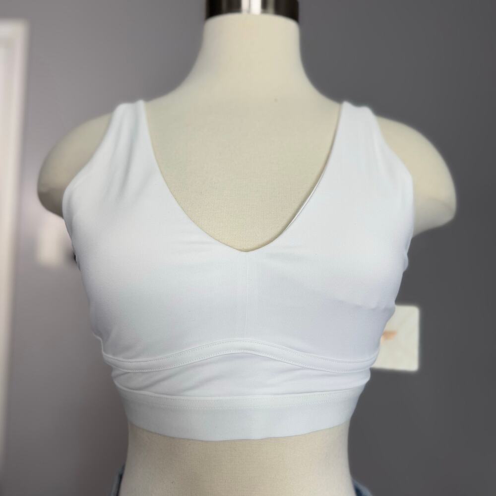 Fabletics All Day Everyday Sports Bra, White, S